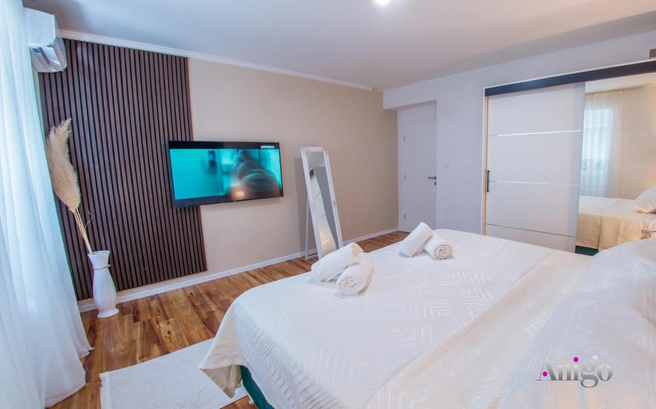 Luxury Black And Gold Apartment Mostar