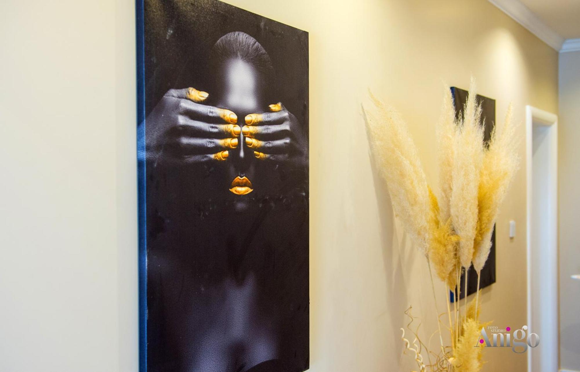 Luxury Black And Gold شقة