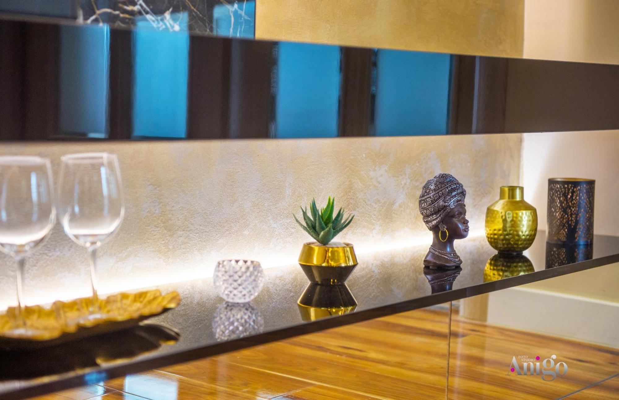 Luxury Black And Gold Apartment *